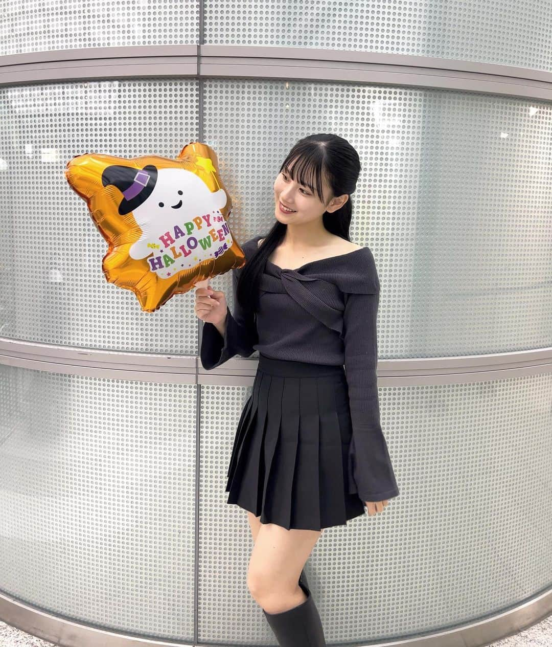 坊迫咲藍のインスタグラム：「11月ですね！🎃🦇🕸 今月も頑張りましょう〜〜🩵」