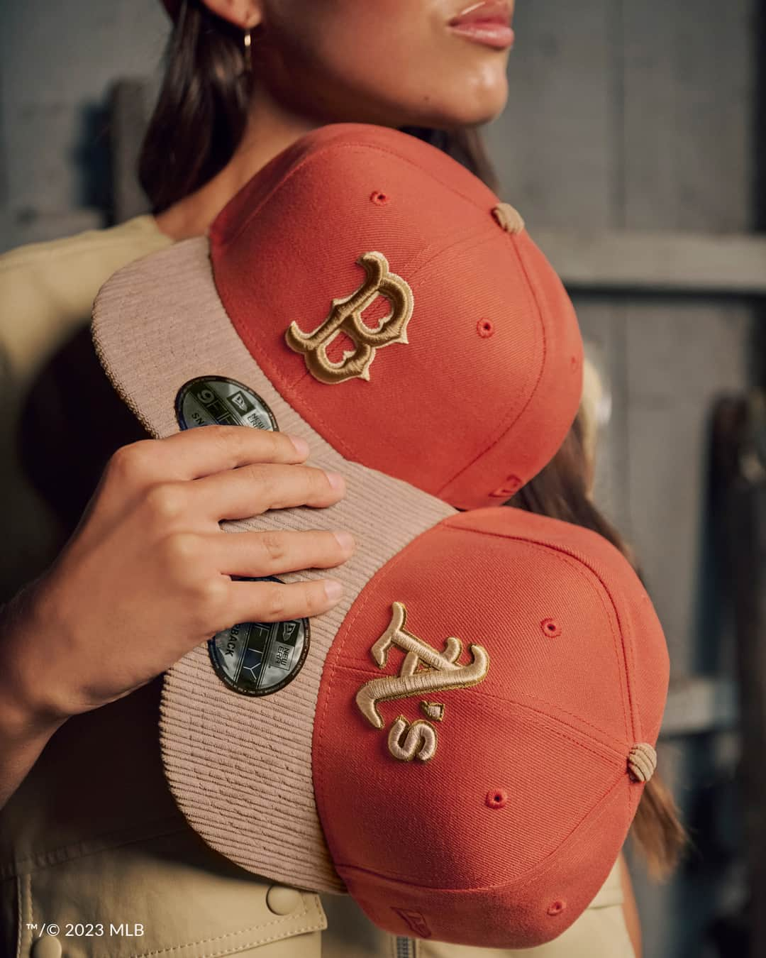 ニューエラ・キャップのインスタグラム：「Get in the seasonal spirit with corduroy visors and a turkey pin. MLB Autumn Pack features Snapbacks and Fitteds in select teams.」