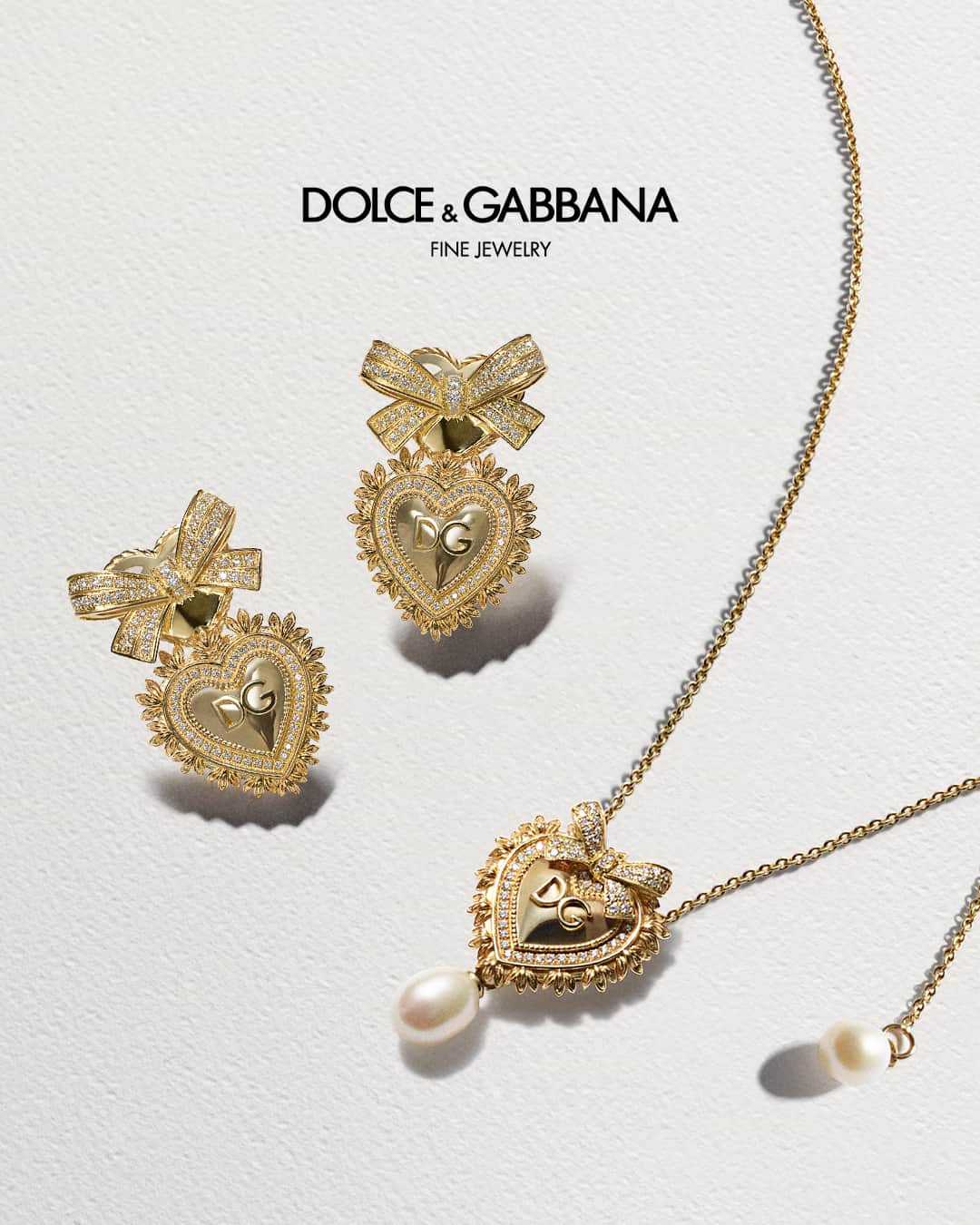 ドルチェ&ガッバーナのインスタグラム：「#DGDevotion Jewellery by #DolceGabbana: #MadeInItaly artistry in every piece. A story of pure devotion sealed within the iconic Sacred Heart.  Explore the #DGJewellery collections at the link in bio.」