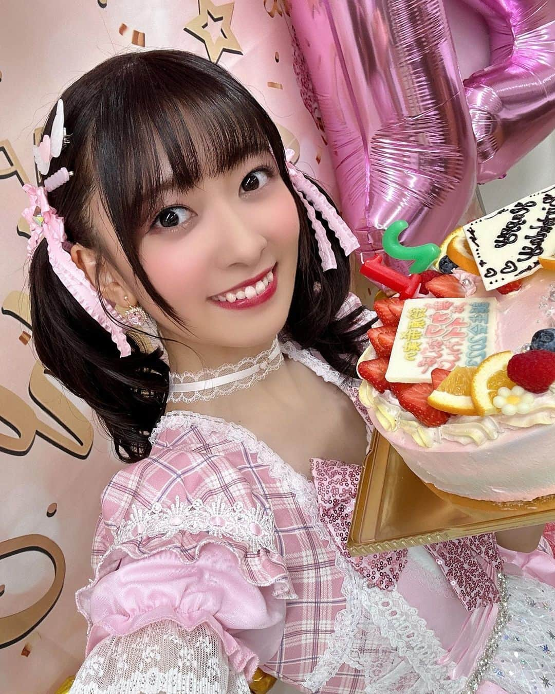 鈴原希実のインスタグラム：「#鈴原希実のカワイイ誕生会2023 ありがとうございました〜🔔💓  21歳初ステージ！初ソロイベント🌟  みんなのおかげでかわいさナンバーワンの最高のアイドルになれた気がするっ👑  これからももっと成長したいっ！ 見守っててね🥹   #鈴原希実生誕祭2023  タグもありがとう〜全部見てるよ🫶✨  #アイドル  #ピンク」