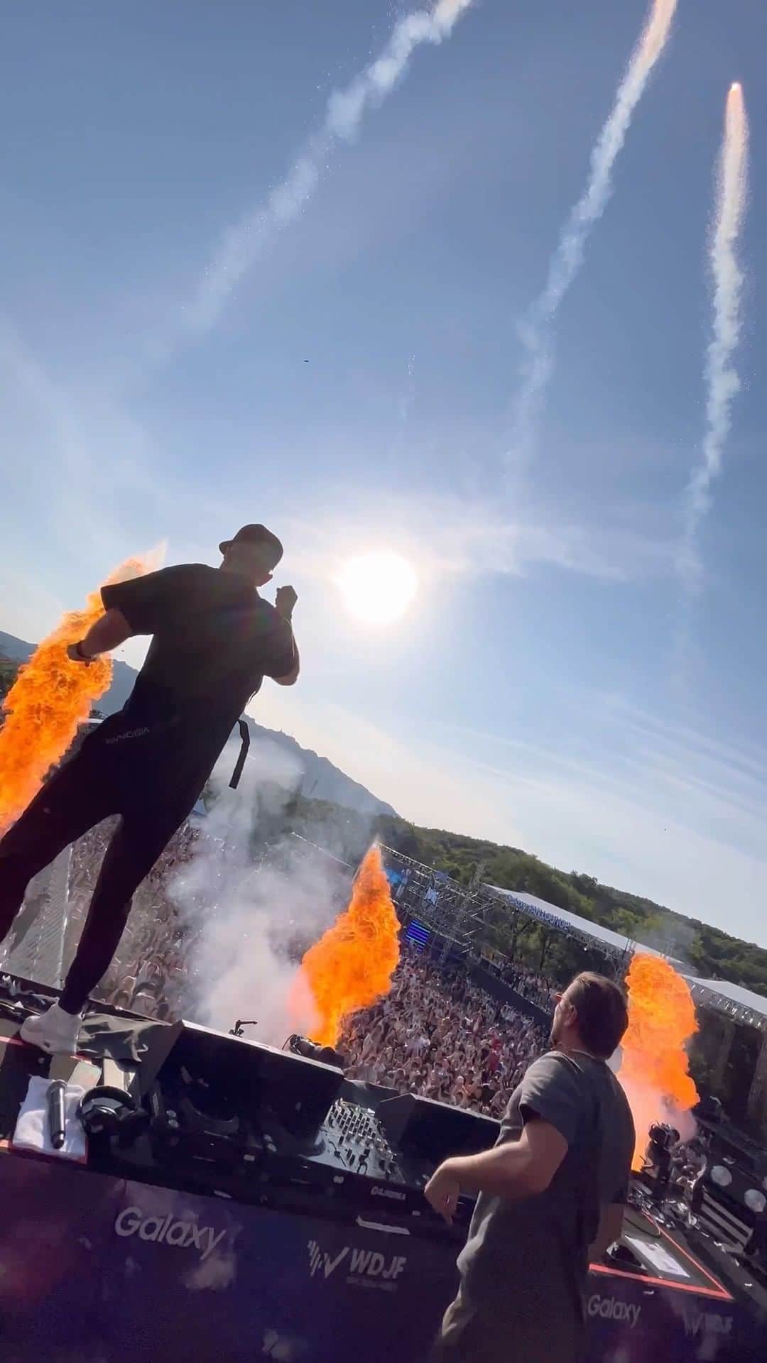Spinnin' Recordsのインスタグラム：「We are friends until the end 🔥 Grab your best friends and let's party to @showtek, @bassjackers - 'Friends' OUT NOW.」