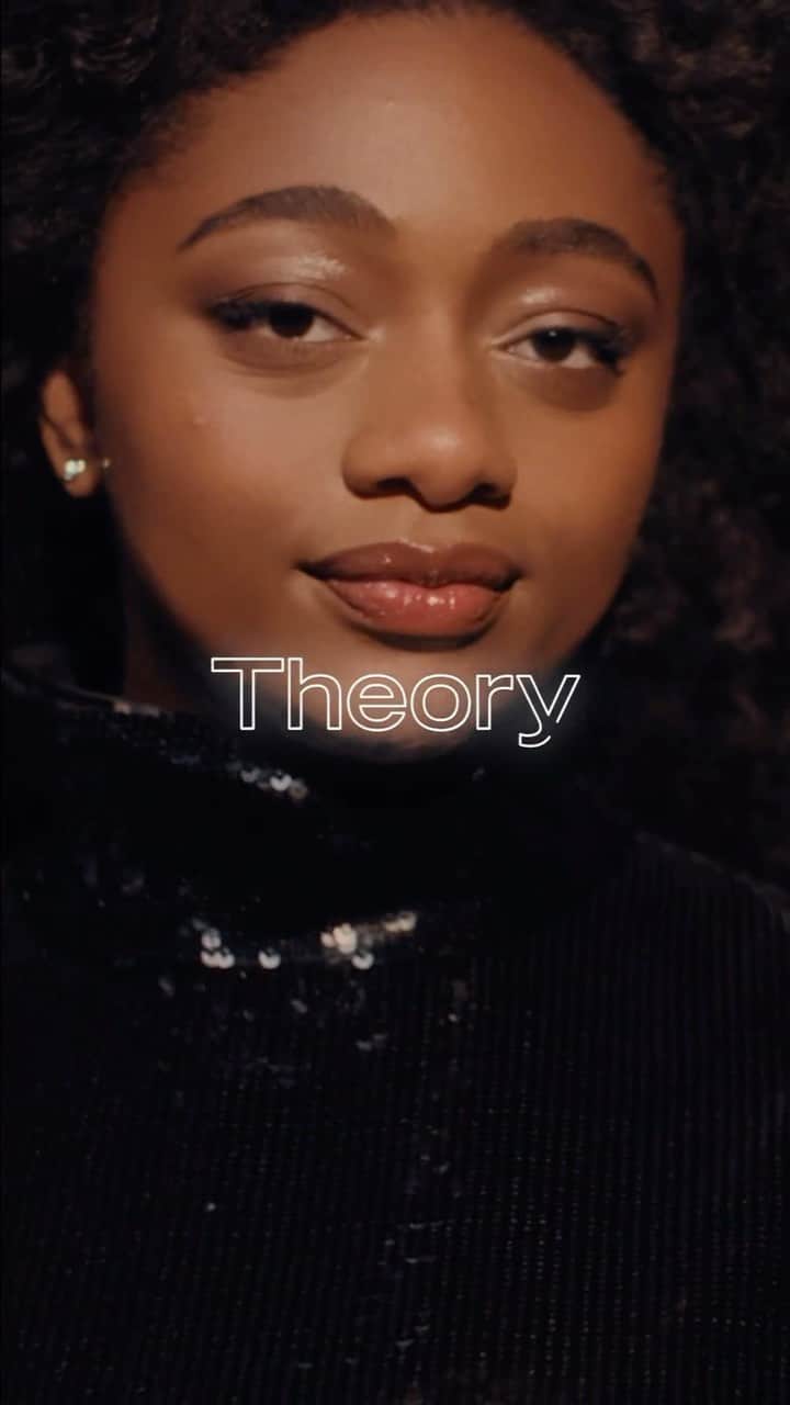セオリーのインスタグラム：「Grammys Best New Artist Samara Joy debuts her lyrics to a composition written by and dedicated to her mentor Barry Harris, titled "Now and Then” exclusively on Theory.com. Link in bio. #TheoryHoliday  Featuring: @samarajoysings Photographed and Directed by: @tylersphotos Styled by: @yohanalebasi Director of Photography: @o.smithclark  Hair: @lacyredway Makeup: @marcelogutierrez Manicure: @honeynailz Production Design: @frau.juliawagner Pianist: @luthersallison  Movement Direction: @heyvinson」