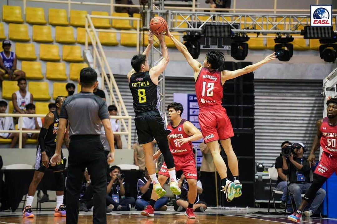 千葉ジェッツさんのインスタグラム写真 - (千葉ジェッツInstagram)「試合風景📸  EASL2023-24Season AWAY GAME vs.TNTトロパンギガ🇵🇭  🏀試合終了🏀 千葉J 75-66 TNT  #EASL #フィリピン  #タフスケジュール #強い気持ちで戦い #アウェーで貴重な1勝 #千葉ジェッツ #chibajets #Bリーグ #千葉ジェッツ #バスケ #basketball #portrait  #photograph #ジェッツ写真部 #レンズ越しの世界 #応炎🔥 #ありがとうございました✨」11月2日 10時07分 - chibajets_official