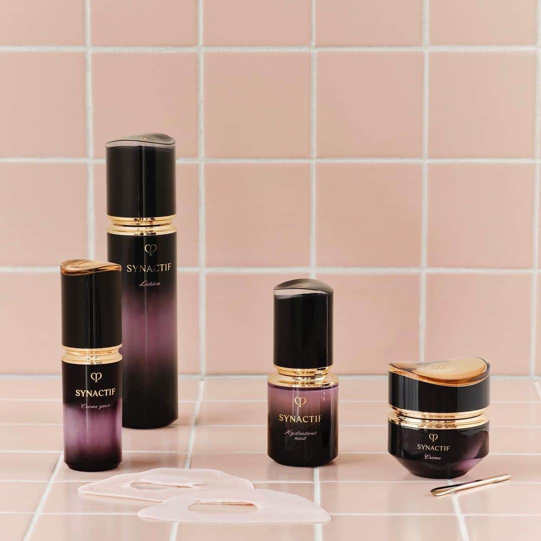 Bergdorf Goodmanのインスタグラム：「THE ULTIMATE ROUTINE 💕 Inspired by detoxifying spa treatments, Clé de Peau Beauté's Synactif is a luxurious collection designed to optimize the skin’s natural detoxification process to boost purification and skin’s regeneration. Experience it in the Synactif Spa Room, exclusively at Bergdorf Goodman.」