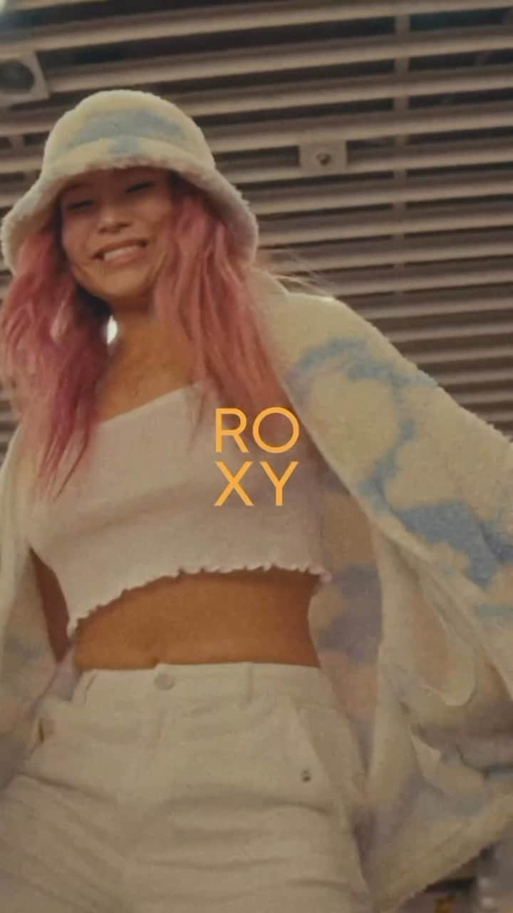 ROXY JAPANのインスタグラム：「Cozy meets 90s street style.」