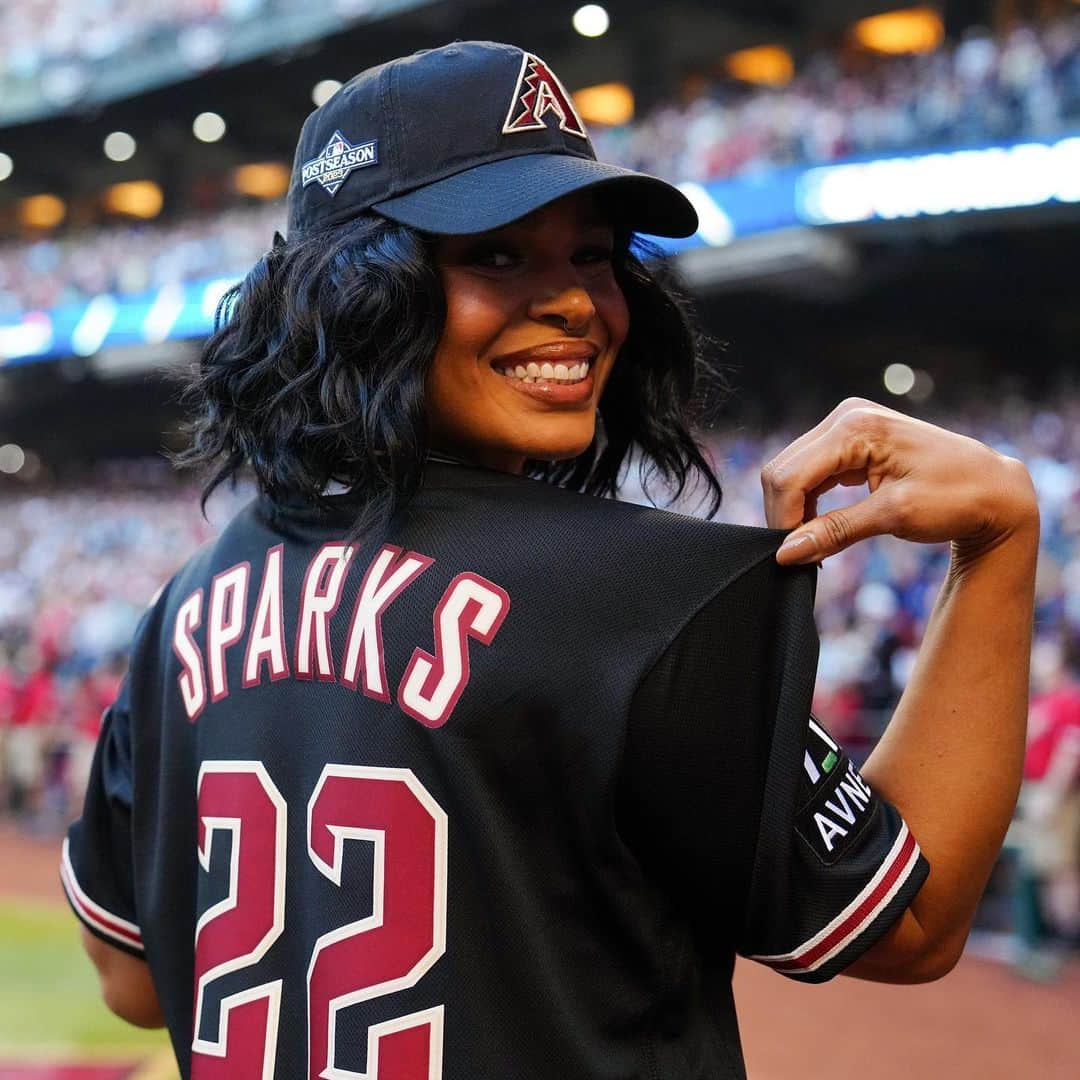 アリゾナ・ダイヤモンドバックスのインスタグラム：「Three incredible #WorldSeries National Anthem performances from three incredible women!」