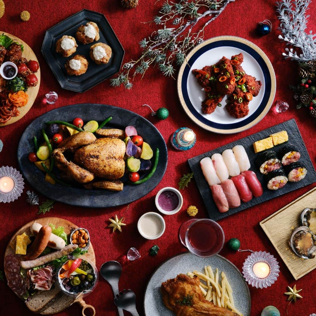 のインスタグラム：「#newoman_christmas   🎄🎂 Christmas Cake & Deli Pre Order 2023 🍗🎄  ニュウマン新宿館内ショップのクリスマスケーキやデリをルミネのネット通販「アイルミネ」でご予約、当日はお支払いの列に並ぶ必要なくスムーズにお受け取りいただけます。  特別なクリスマスにふさわしい、華やかなデリやケーキを多数ご用意しております。プレオーダー対象ショップ・商品はプロフィールURLからチェック✨ [予約期間] 2023年11月2日（木）10:00～12月17日（日）23:59  [受け取り期間] 2023年12月22日（金）～25日（月）各日11:00～20:00  [受け取り場所] ニュウマン新宿店　各ショップ店頭 （一部ショップのみエキナカ特設カウンター） ※受け取り期間・時間は  各ショップによって異なる場合があります ※価格はアイルミネの販売価格です。 　店頭販売価格とは異なるものがあります。  🎁早期予約特典 11月15日(水)までに「アイルミネ」にてニュウマン新宿店のプレオーダー対象アイテムを合計6,500円(税込)以上ご購入のお客さまに、ニュウマン新宿オリジナルビールを1本プレゼントいたします！  ＜特典お受け取り日時＞ ご予約のプレオーダー商品のお受け取り日 平日・土曜日　8:00～21:00、日曜日　8:00～20:30 ※お受け取りが複数日に渡る場合はそのうちいずれかの日程でお受け取りください。  ＜特典お受け取り場所・方法＞ ニュウマン新宿　2F　エキナカ　LUMINE AGRI SHOP 注文確定メールまたはアイルミネマイページが表示可能な端末をご持参のうえスタッフにお声掛けください。  #NEWoMan #NEWoMan_SHINJUKU #NEWoManSHINJUKU #christmas2023 #クリスマス　#クリスマスケーキ予約 #クリスマスデリ #おうちごはん #おうちパーティー #新宿 #shinjuku #instafood #ニュウマン新宿」