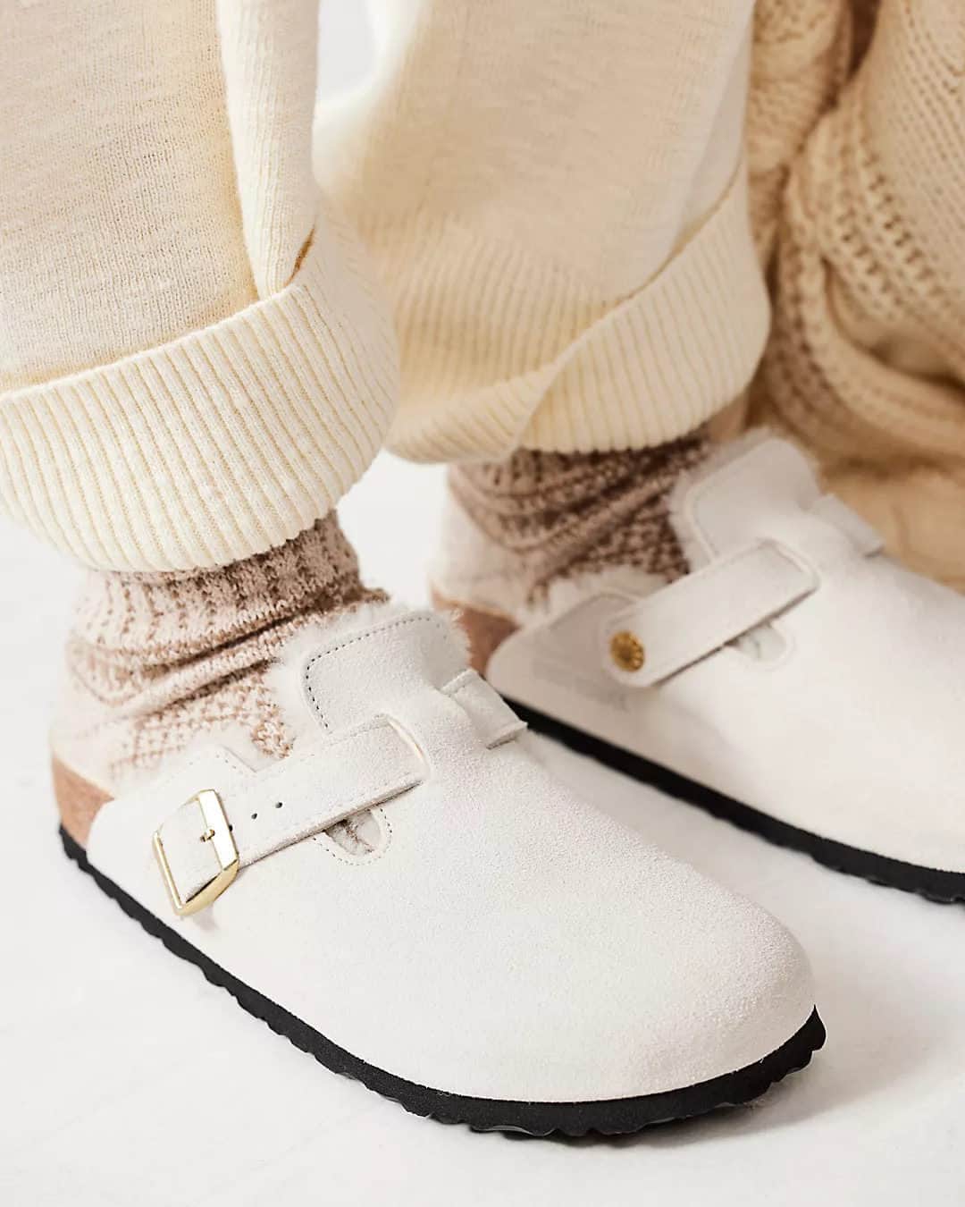 freepeopleのインスタグラム：「Your classic @birkenstock with a cozy twist. Link in bio to shop them now.」
