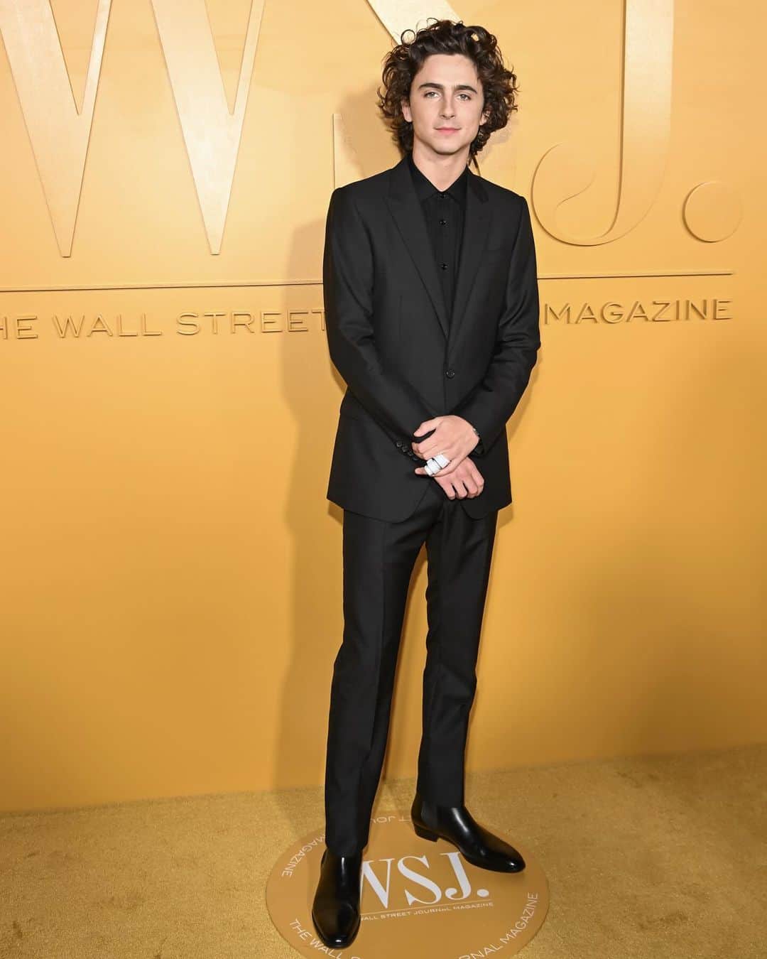 Just Jaredさんのインスタグラム写真 - (Just JaredInstagram)「Kylie Jenner and Timothee Chalamet walk the red carpet separately at the WSJ Magazine 2023 Innovator Awards in NYC. Kylie is wearing a custom dress by @ferragamo, and Timothee is wearing @dolcegabbana.  #KylieJenner #TimotheeChalamet Photos: Getty」11月2日 9時44分 - justjared