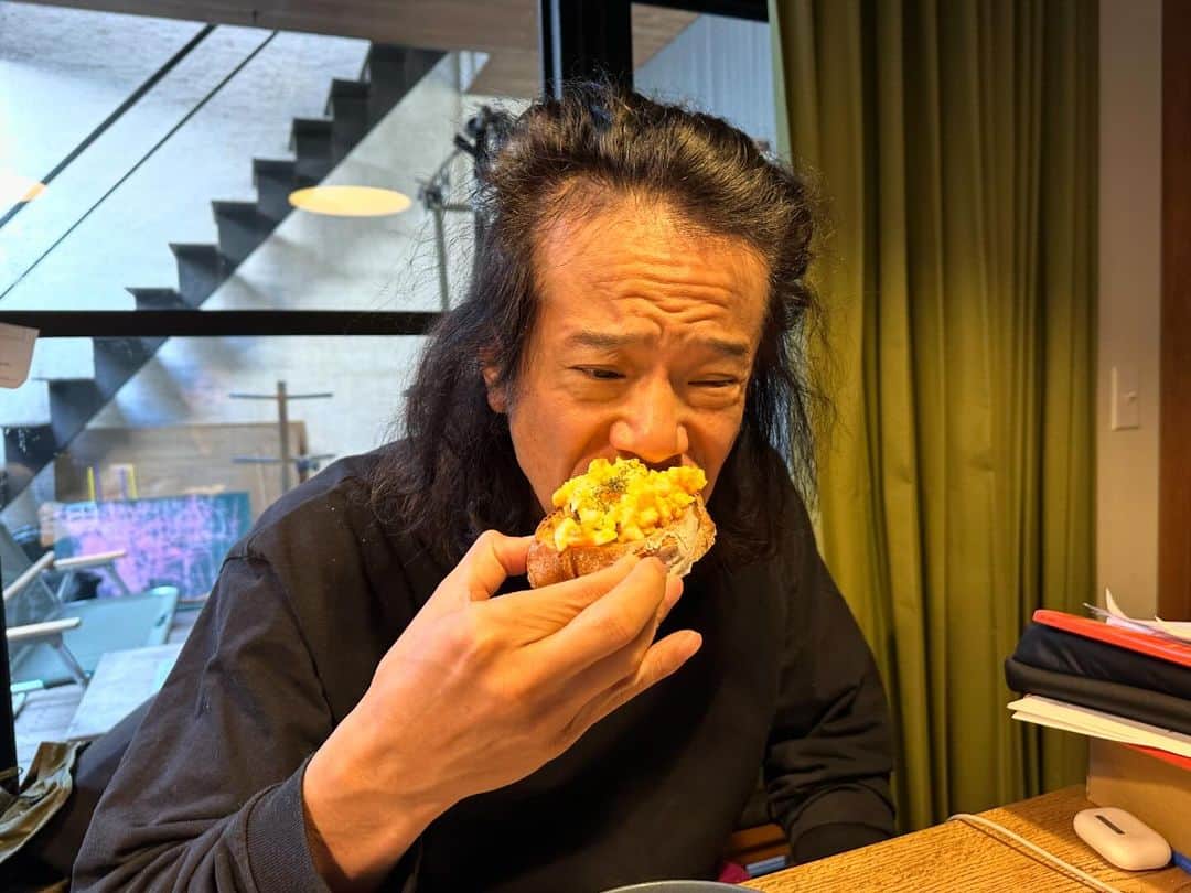 藤本美貴さんのインスタグラム写真 - (藤本美貴Instagram)「ノゴーン•ベキが 私の朝食を作ってくれました♡☺︎」11月2日 9時50分 - mikittyfujimoto