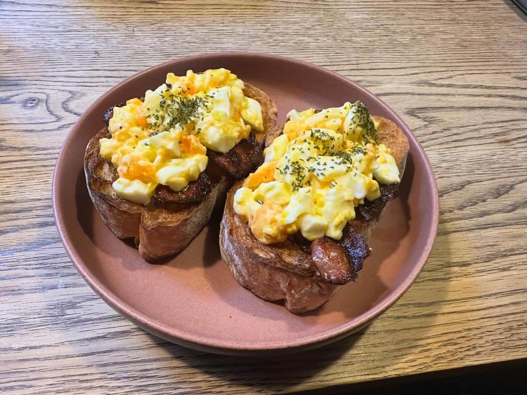のインスタグラム：「ノゴーン•ベキが 私の朝食を作ってくれました♡☺︎」