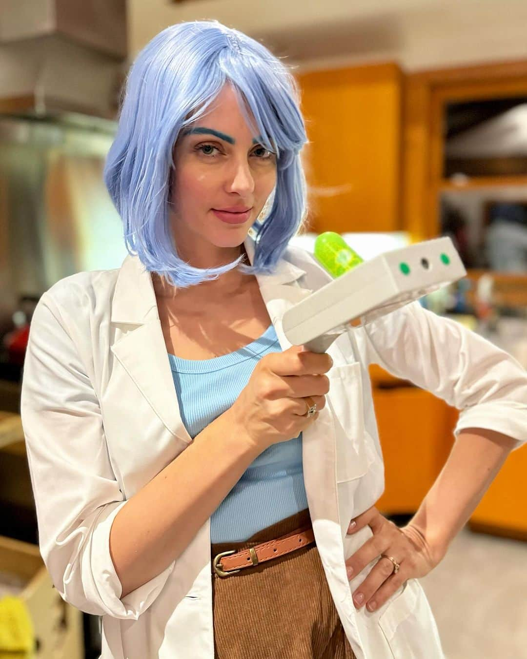 ジュリア・ボスさんのインスタグラム写真 - (ジュリア・ボスInstagram)「In coming from a different dimension near you! Happy Halloween from Sexy Rick *burp* #halloween23 #ricksanchez @rickandmorty」11月2日 1時09分 - juliavoth