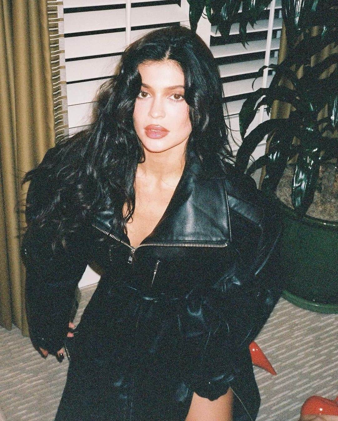 クリス・ジェンナーさんのインスタグラム写真 - (クリス・ジェンナーInstagram)「Khy is here!!! Shop @kyliejenner’s first limited edition drop of amazing faux leather essentials and fabulous base layers now at KHY.COM」11月2日 1時07分 - krisjenner