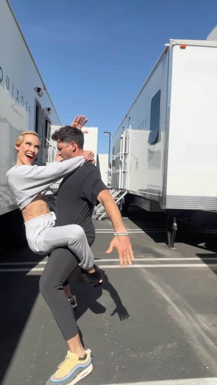 Peta Murgatroydのインスタグラム：「Ending was unexpected but when @petamurgatroyd improvises we just go with it!   Also let us know what @maksimc is thinking while giving all those facials 🤣   Also also check out 🔴 MaksAndPeta.shop 🔴」