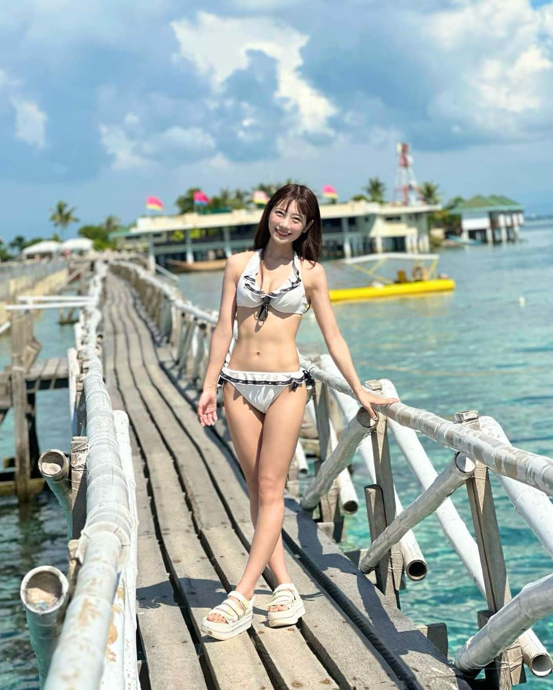 坂本夏海さんのインスタグラム写真 - (坂本夏海Instagram)「🌺🌴🍹👙🐠🍍🏖  ビタミンD生成中 🔆‬  かなり焼けた 〜 🫠   #ナルスアン島 #セブ #セブ島 #アイランドピクニック #アイランドホッピング  #フィリピン #セブ島旅行  #セブ島観光  #セブ島ツアー  #フィリピン旅行  #水着 #ビキニ #海外旅行 #アクアダイブ #cebu #cebuphilippines  #nalusuan  #nalusuanisland  #nalusuanislandresort  #japanesegirl  #nalusuanhopping  #Philippines #philippinestravel」11月2日 1時26分 - _nami_sakamoto