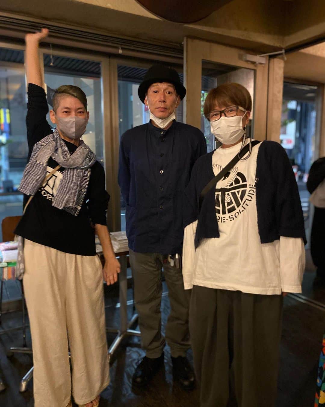 タテタカコのインスタグラム：「サプライズでいらしてくださった今井ともみ先輩と射守矢雄さん❗️ 喜びと感謝で、 嬉しさが噴き出しました！😭  ありがとうございます🙇‍♂️」