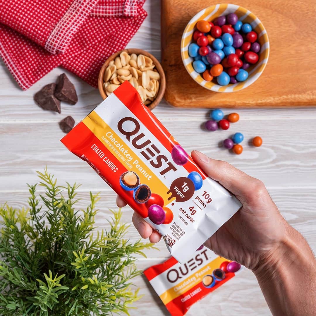 questnutritionさんのインスタグラム写真 - (questnutritionInstagram)「October vs. November. Who’s like this? 😂🎄The countdown to the holiday season begins. ⏳ #OnaQuest #QuestNutrition #QuestCandy #CoatedCandies」11月2日 1時36分 - questnutrition