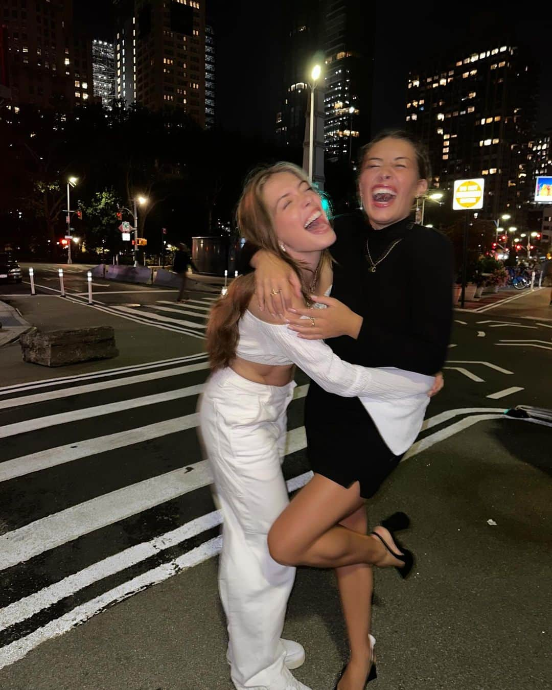 Justine Brasseurさんのインスタグラム写真 - (Justine BrasseurInstagram)「Happy birthday🥰 second to last pic is how we act 99.9% of the time together and swipe all the way to see baby us🥹 I LOVE YOU ♾️」11月2日 1時38分 - minijuju10