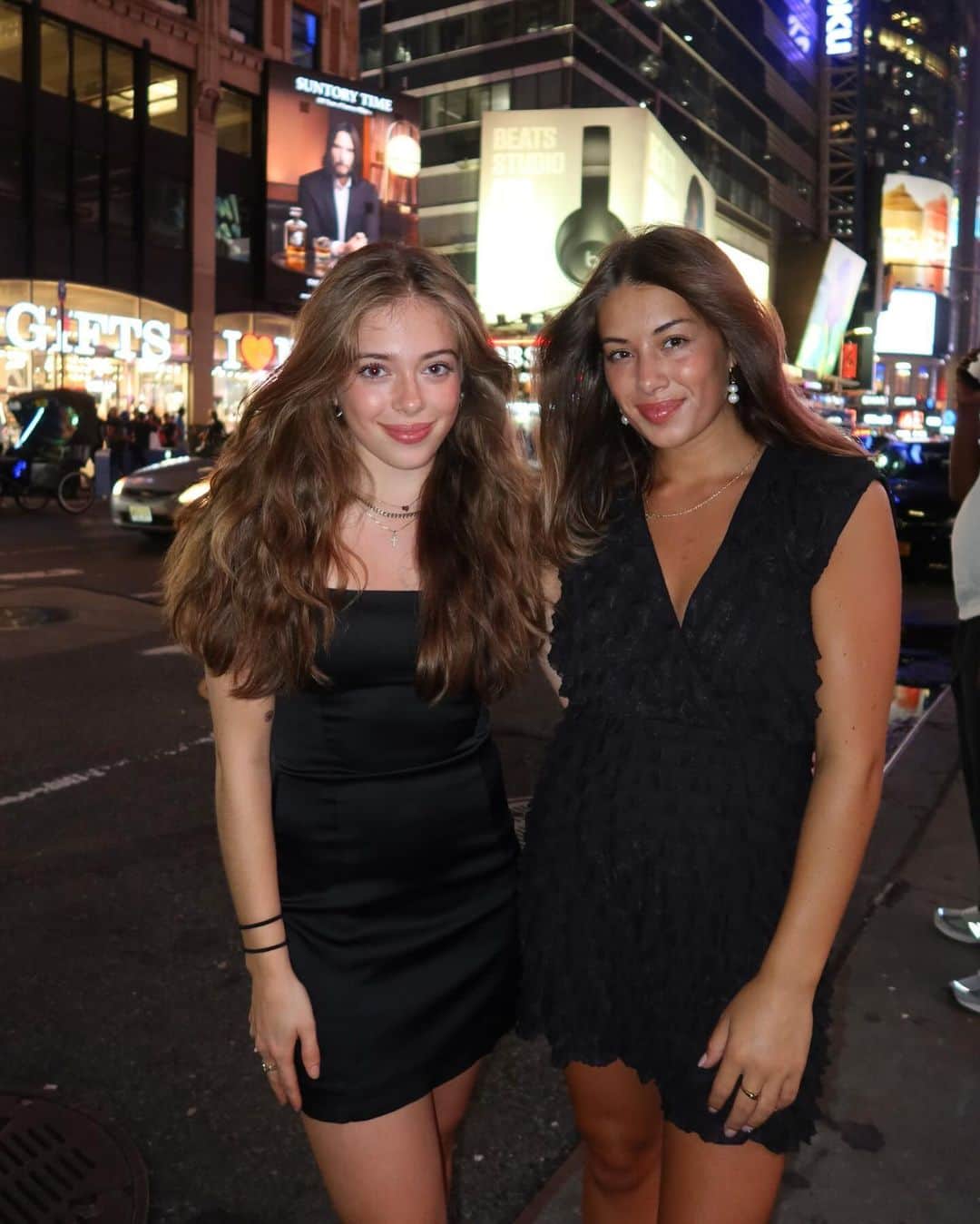 Justine Brasseurのインスタグラム：「Happy birthday🥰 second to last pic is how we act 99.9% of the time together and swipe all the way to see baby us🥹 I LOVE YOU ♾️」