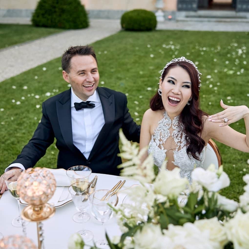 The Luxury Lifestyle Magazineさんのインスタグラム写真 - (The Luxury Lifestyle MagazineInstagram)「On the scenic shores of Villa Balbiano, two hearts have committed to the words “forever”. This wasn't just any elopement—it was a dreamy event perfectly orchestrated by @italyelope and immortalized through the lens of its founder @julesbower, master of luxury elopements.   Read more on TheLuxuryLifestyleMagazine.com」11月2日 1時50分 - luxurylifestylemagazine
