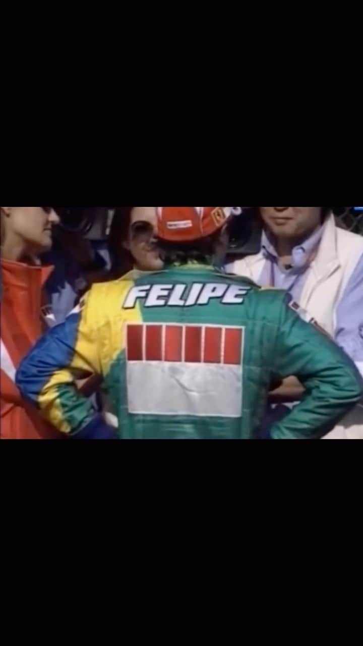 フェリペ・マッサのインスタグラム：「Ah, Interlagos, how special you are! 🇧🇷  I remember 2006 with that green and yellow suit. So many emotions, a true temple of motorsport in Brazil! And watching it back now is even more exciting to relive all of it, especially commented on by the voice of my friend @galvaobueno !  And this weekend Interlagos will create more memories that will be kept for generations! 🙌🏻  #interlagos #gpbrasil2006 #ferarri #felipemassa #brasil」