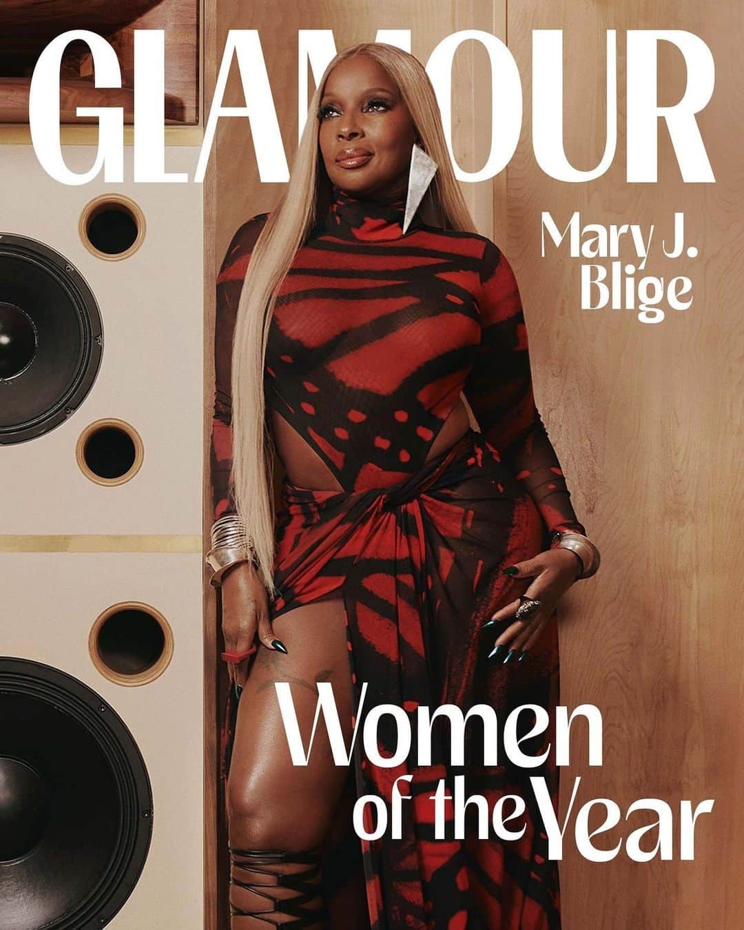 プラバルグルンのインスタグラム：「@therealmaryjblige one of @glamourmag 2023 Women of the Year wearing Prabal Gurung⁠ Scarlet Butterfly Printed Mesh Draped Skirt from the Fall Winter 2023 collection⁠ ⁠ Photographer by @adrienneraquel⁠ Style @zerinaakers⁠ Hair @tymwallacehair⁠ Makeup @mereellhollis⁠ Production @hannahkinlaw⁠ Location @recordroomlic」