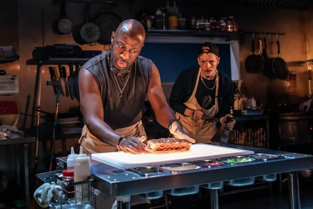 パトリック・ギブソンさんのインスタグラム写真 - (パトリック・ギブソンInstagram)「CLYDE’S!   @donmarwarehouse  @lynettelinton1  @lynnnottage   📸 @marcsbrenner」11月2日 2時41分 - paddygibson