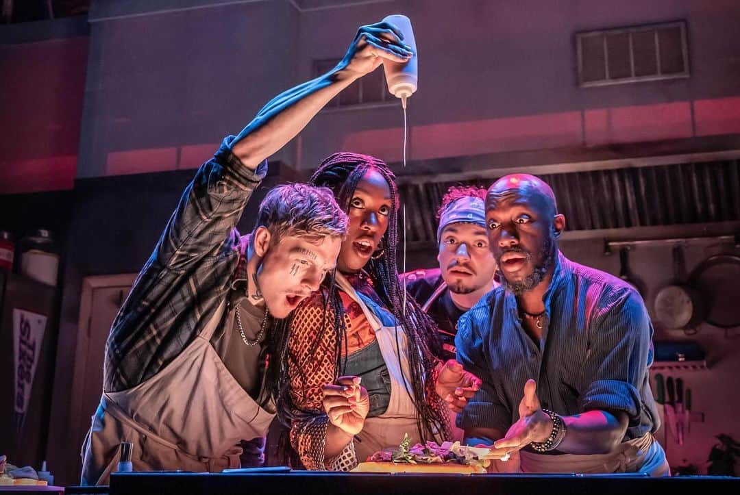 パトリック・ギブソンのインスタグラム：「CLYDE’S!   @donmarwarehouse  @lynettelinton1  @lynnnottage   📸 @marcsbrenner」