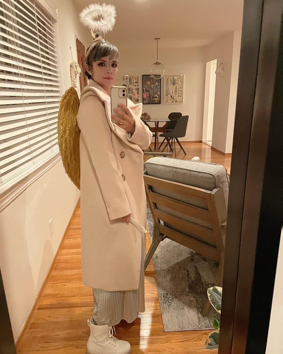 OLIVIAのインスタグラム：「Hope everyone had a wonderful Halloween!! 🎃🍭👻🎉🎃🍭🎉👻」