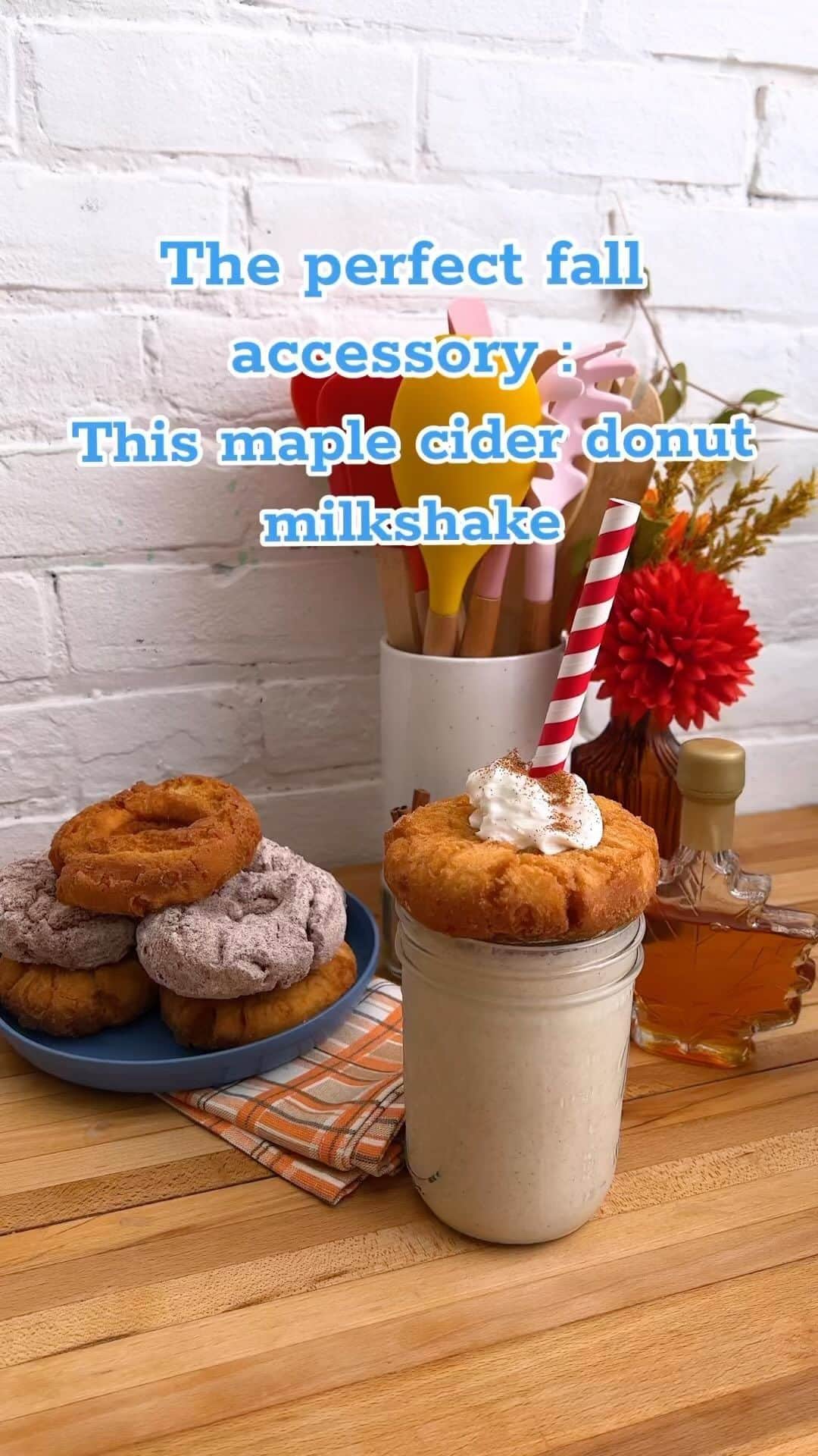 Ben & Jerry'sのインスタグラム：「The perfect accessory for leaf peeping and corn mazes. #benandjerrys #milkshakerecipe #fallrecipe #milkshake #vanillaicecream」