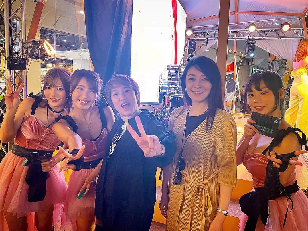 sherbetさんのインスタグラム写真 - (sherbetInstagram)「Ambassador for the 『PATTAYA INTERNATIONAL BIKINI BEACH RACE 2023』 held at PATTAYA BEACH.🏃‍♀️  Rina Hashimoto and Yukiko Kawaji successfully completed the 5 km race!🎊  After the run, he also performed a 45-minute live performance!💃  Thank you to the organizers and sponsors for inviting us in this great event, and thank you to President Yuri and Vice President Kobayashi of G-Yu Creative for casting us.  I would love to attend next year!🎵  #bikinibeachrace2023  #bikinibeachrace  #centralpattaya  #pattya  #sherbet」11月2日 2時56分 - sherbet.official
