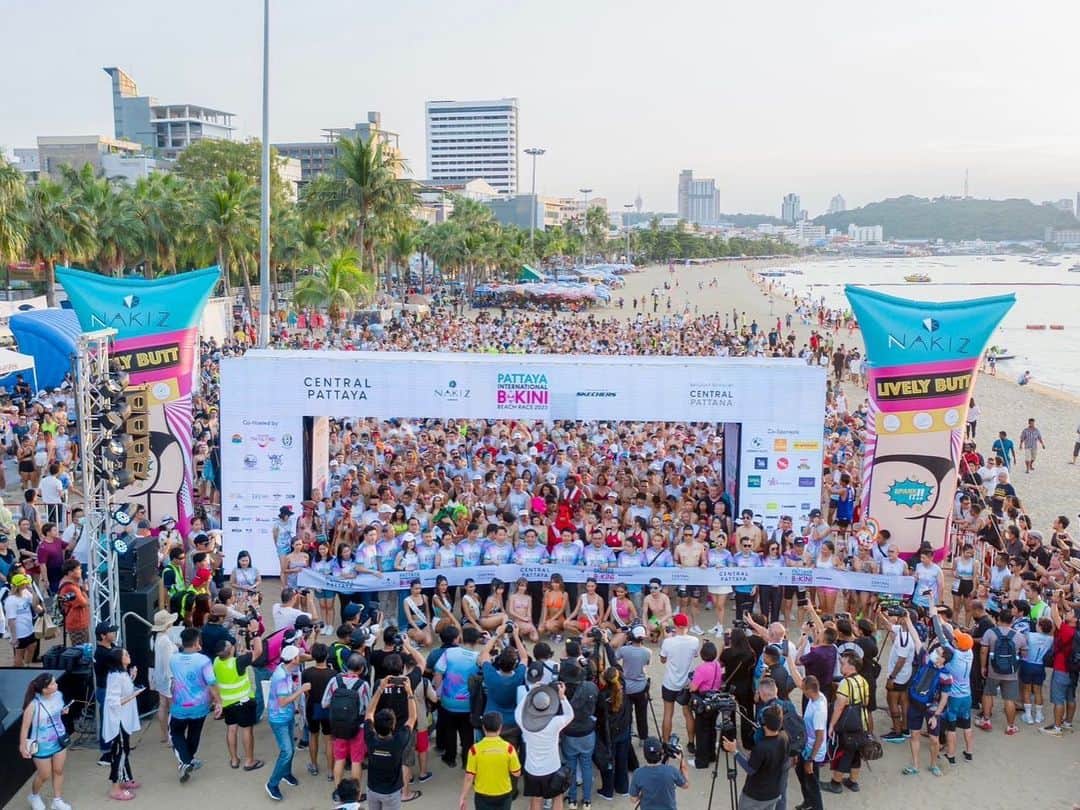 sherbetさんのインスタグラム写真 - (sherbetInstagram)「Ambassador for the 『PATTAYA INTERNATIONAL BIKINI BEACH RACE 2023』 held at PATTAYA BEACH.🏃‍♀️  Rina Hashimoto and Yukiko Kawaji successfully completed the 5 km race!🎊  After the run, he also performed a 45-minute live performance!💃  Thank you to the organizers and sponsors for inviting us in this great event, and thank you to President Yuri and Vice President Kobayashi of G-Yu Creative for casting us.  I would love to attend next year!🎵  #bikinibeachrace2023  #bikinibeachrace  #centralpattaya  #pattya  #sherbet」11月2日 2時56分 - sherbet.official