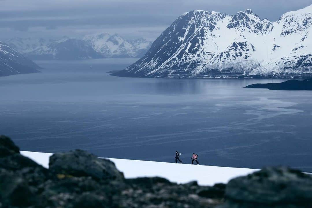 ロシニョールさんのインスタグラム写真 - (ロシニョールInstagram)「When me and @sofiawesters squeezed the very last drop out of winter with another all-nighter. Mid night sun barely setting over Norwegian fjords and crusty slush under our skis that could potentially ignite a fire. I fell asleep in the shower when we got back to our cabin at 7 am. A season ender that in the moment had me extremely ready for summer but now, looking back at it, has me craving it again.   Photos by @sofiawesters ‘s (and now mine too) insta husband: @jacobwester」11月2日 2時57分 - rossignol