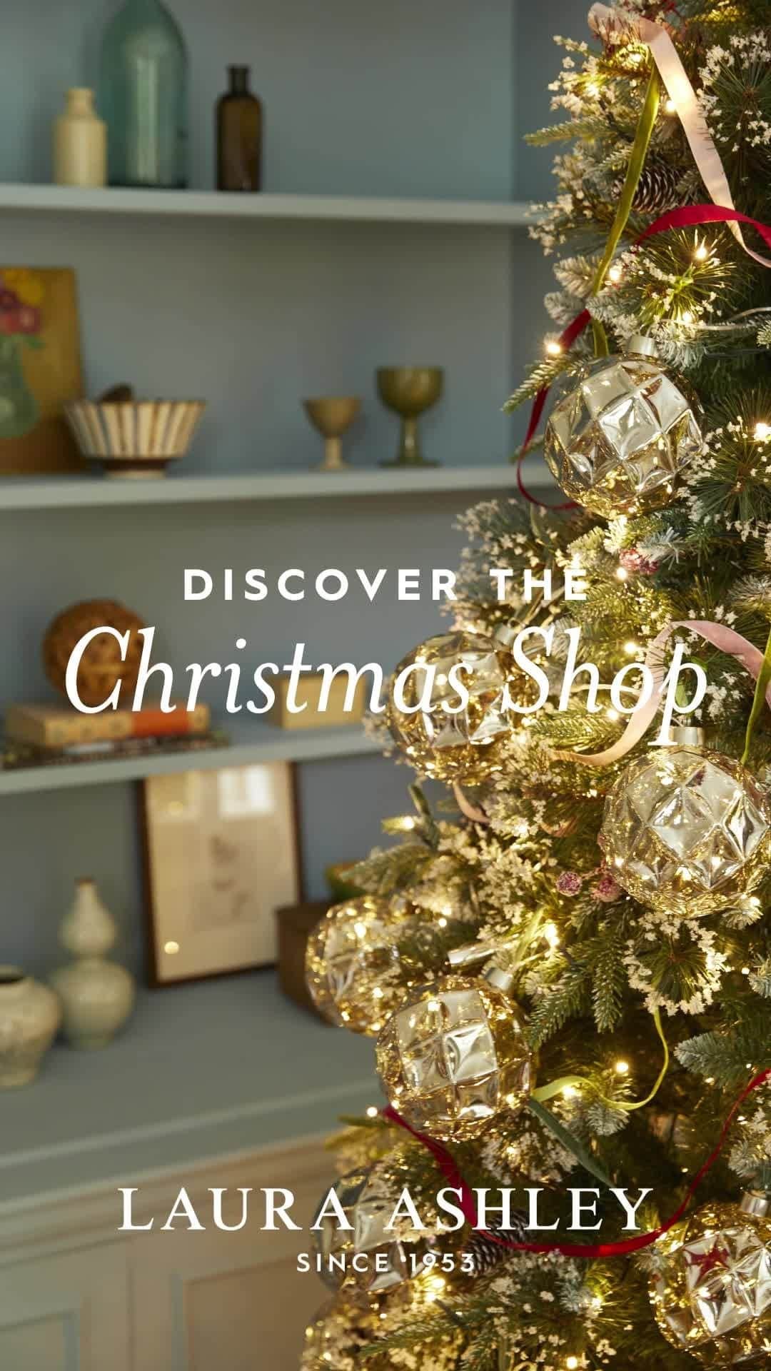 ローラアシュレイのインスタグラム：「Who's ready to get in the festive mood?⁣ ⁣ Discover our Christmas shop on lauraashley.com and @nextofficial」