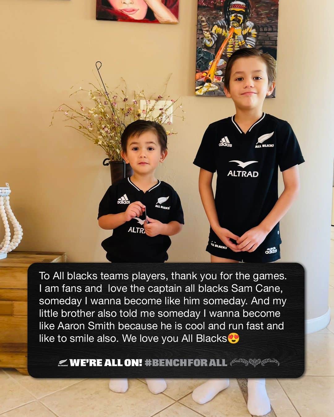 All Blacksのインスタグラム：「Feeling the love 🖤  Have a message for the team as they head back home? Submit yours here 👉 Link in bio   #AllBlacks」