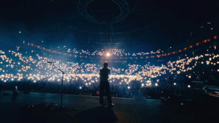 ルイ・トムリンソンのインスタグラム：「This has been an incredibly special leg of the tour. The size of the rooms has blown my mind and as always the crowds have been a different class! Thank you!!」