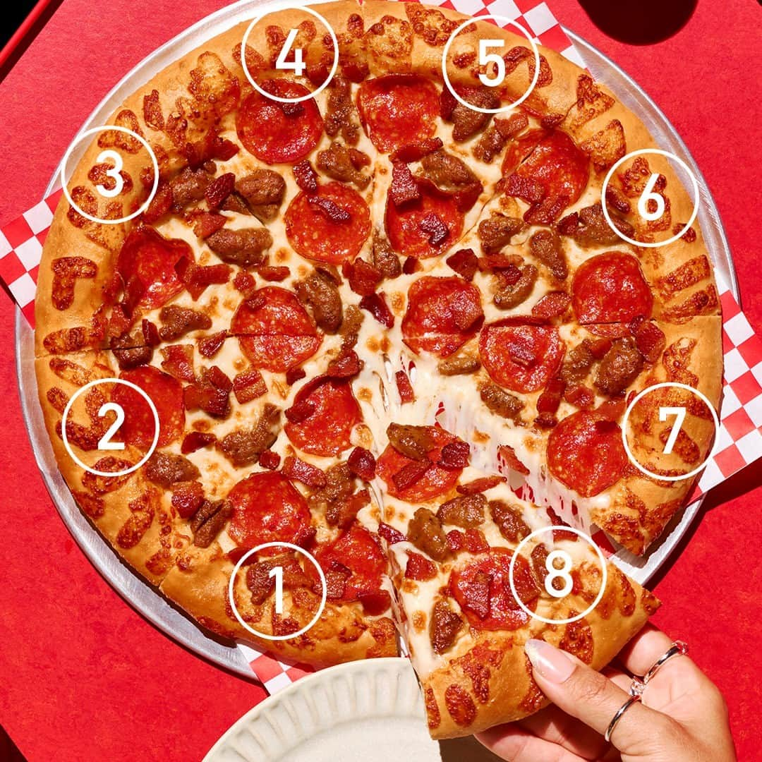 Pizza Hutのインスタグラム：「which slice are you going for first?」