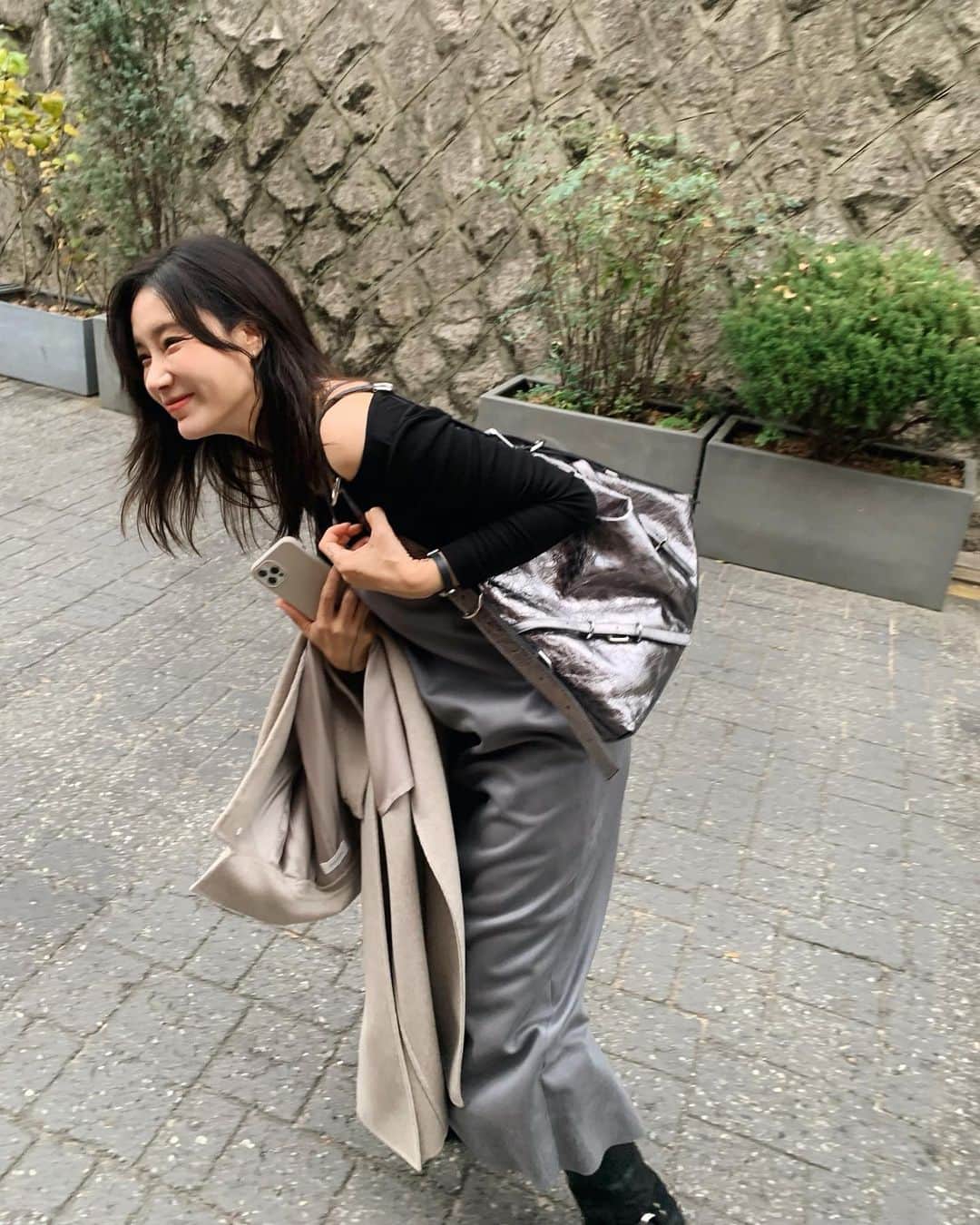のインスタグラム：「오늘 참 고운 하루였다 라고 잠들기🫣」