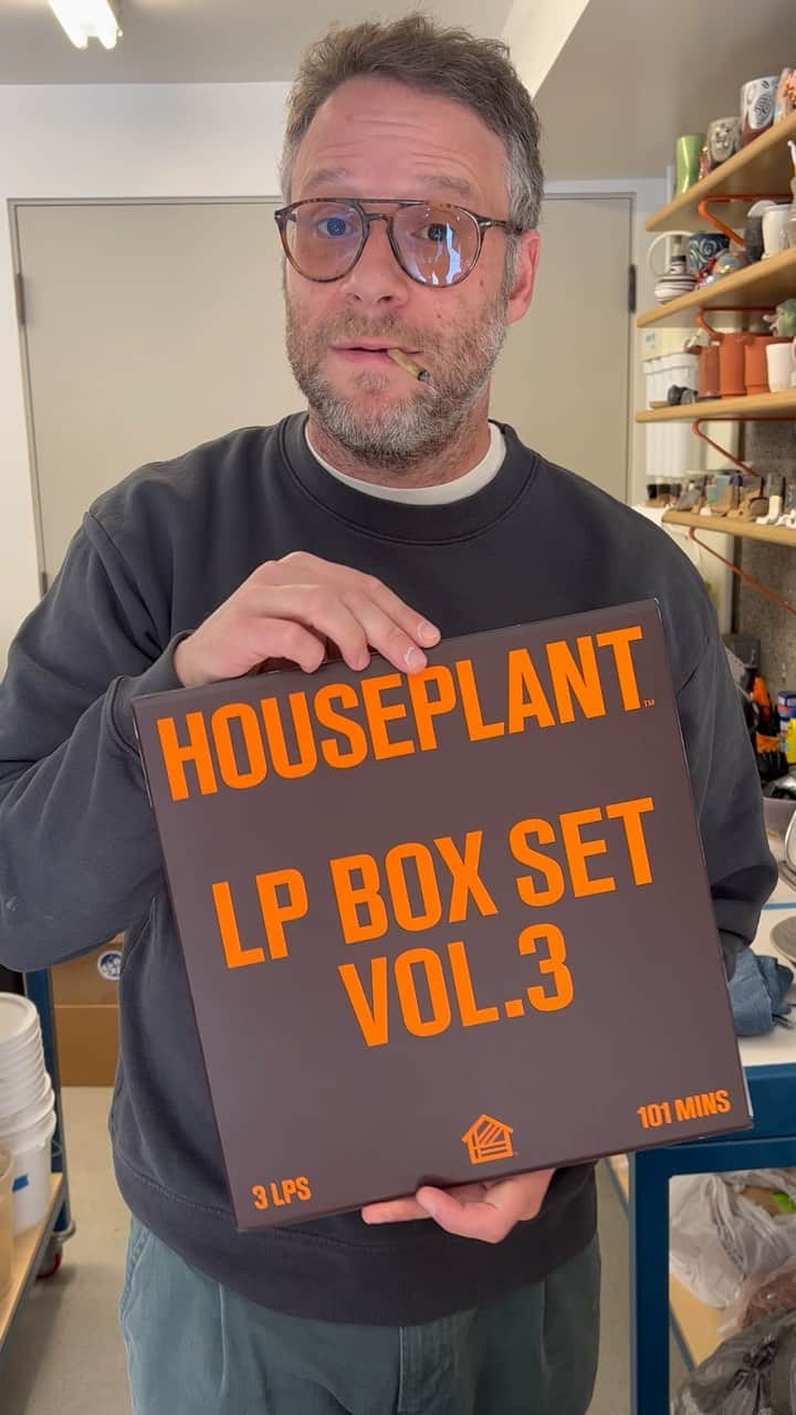 セス・ローゲンのインスタグラム：「How it’s Made. The Vinyl Box Set from Houseplant.」