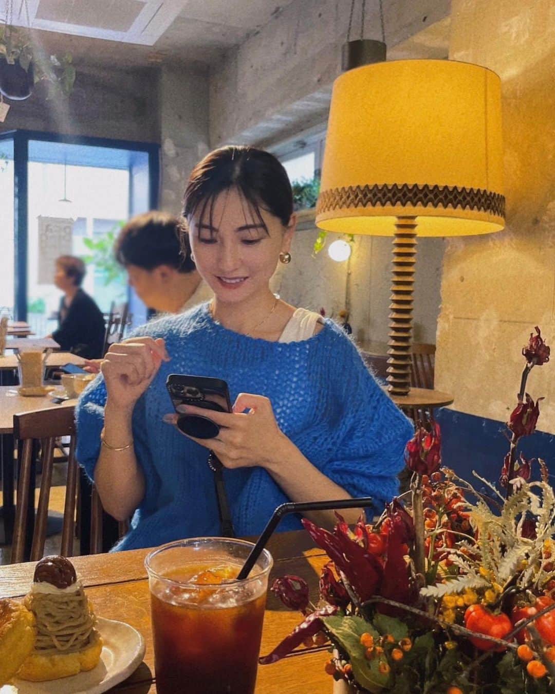 和泉佑三子さんのインスタグラム写真 - (和泉佑三子Instagram)「＊再投稿失礼致します🙇‍♀️(いいね！を下さった皆様ごめんなさーい) おしゃれ〜なカフェ☕️に行ってきたよ 久しぶりになり過ぎた、Diaryに最近のプライベートの近況も書いてみたので良かったら覗いてみてくーださぁい👐🏻 https://saeizumi.com」11月2日 3時32分 - izumisae_official