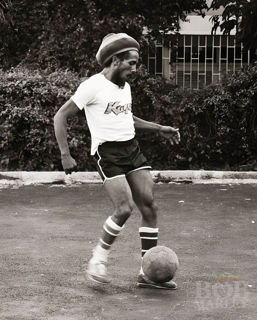 のインスタグラム：「“Wake up and turn I loose!” #KAYA #bobmarley  📷 by #PeterMurphy ©️ Fifty-Six Hope Road Music Ltd.」