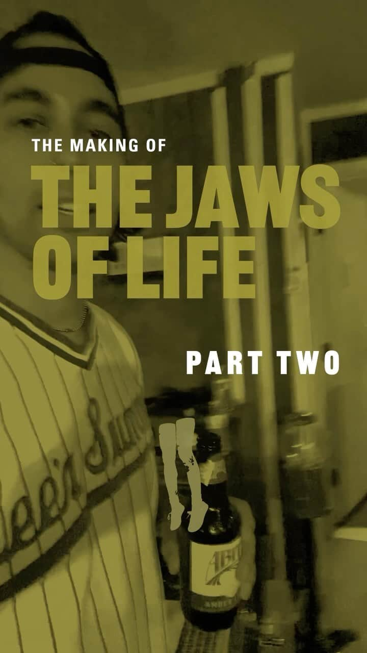 ピアス・ザ・ヴェイルのインスタグラム：「The making of…The Jaws Of Life. Thank you @justbrad23 of @thirdeyeblind for blessing this album. The stars aligned in a beautiful shape when we made this record. We’re thankful for every moment of the process. 💛」