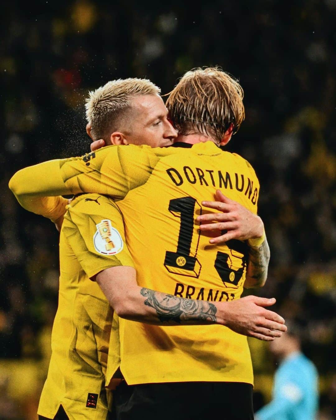 ボルシア・ドルトムントさんのインスタグラム写真 - (ボルシア・ドルトムントInstagram)「EINE RUNDE WEITER! 🏆 #BVBTSG」11月2日 3時53分 - bvb09