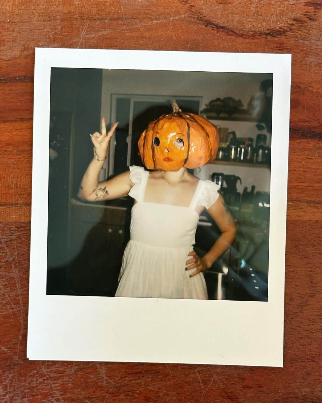 Arden Roseさんのインスタグラム写真 - (Arden RoseInstagram)「Halloween dummmppp went as a zomb-E girl and an attempt at some OTGW Pottsville residents (papier maché is so fun? And the orange paint made the paper look like duct tape which was 😤🤬 but you live and you learn!)」11月2日 3時53分 - ardenrose