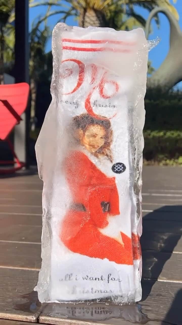 Stanceのインスタグラム：「It’s time! 🧊🧦🎁  Make a wish come true with our Mariah Carey x Stance drop and much more in our Holiday Shop. Link in bio. 🔗  #stitcheddifferent #stancesocks #happyholidays #giftideas」