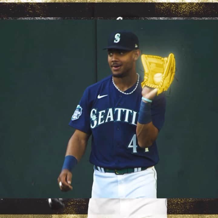 シアトル・マリナーズのインスタグラム：「@jrodshow44’s glove could use some gold on it 🙅‍♂️」