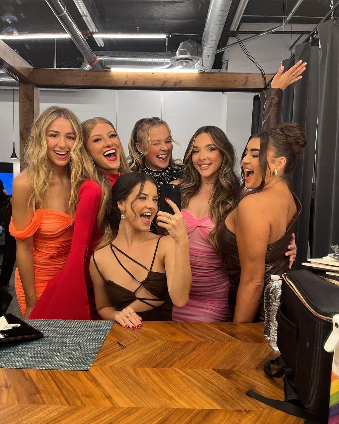 クロエ・ルーカジアックのインスタグラム：「Reunion coming 2024… 🫢 #dancemoms」