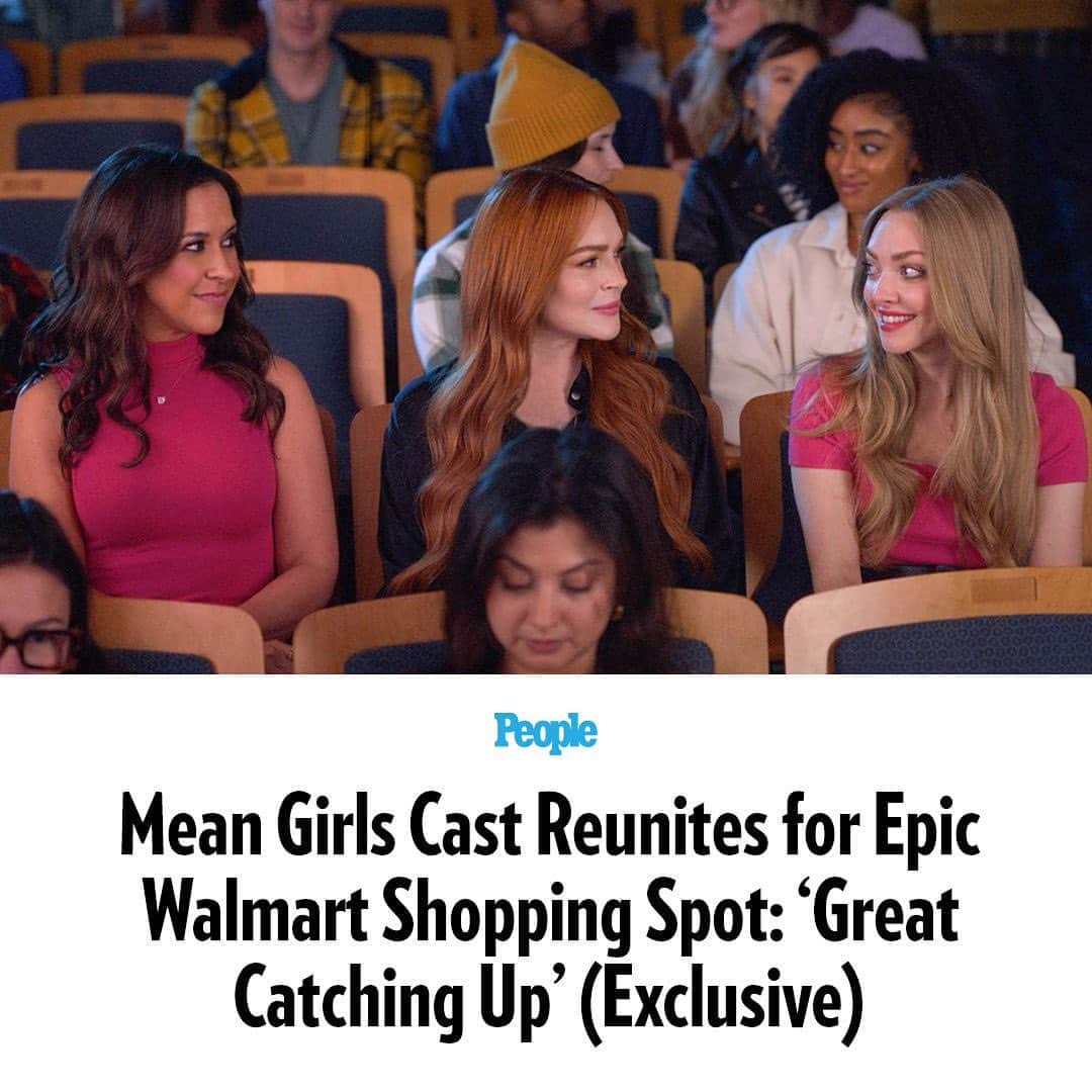 People Magazineさんのインスタグラム写真 - (People MagazineInstagram)「The “Mean Girls” reunion is here and it's totally fetch. 💅 Lindsay Lohan, Amanda Seyfried, Lacey Chabert, Daniel Franzese and Rajiv Surendra came together after nine years to revisit some of the film's most iconic scenes for Walmart's new holiday campaign. The cast opens up to PEOPLE exclusively on what it was like reprising their roles at the link in bio! | 📷: Lucia Aniello/Hungry Man」11月2日 4時16分 - people