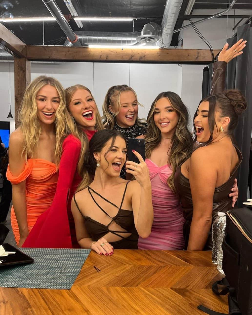 Brooke Marie Hylandのインスタグラム：「Took a 10 year break, but returning to your tv for a  @dancemomstv reunion in 2024 💘 #DanceMoms」