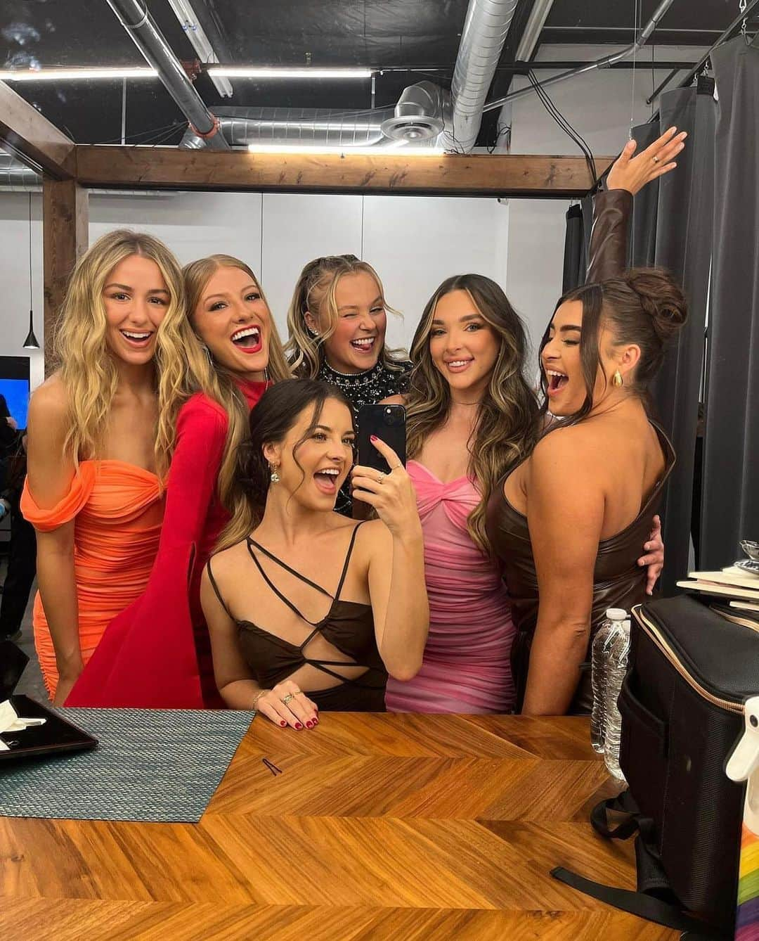 ペイジュ・ハイランドのインスタグラム：「👀🤭💕Reunion coming 2024 @lifetimetv #dancemoms」